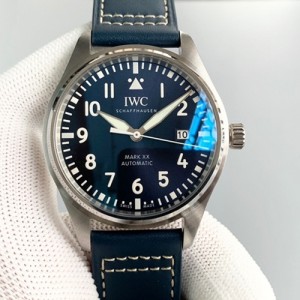 IWC 파일럿  ETA 2824 무브먼트 